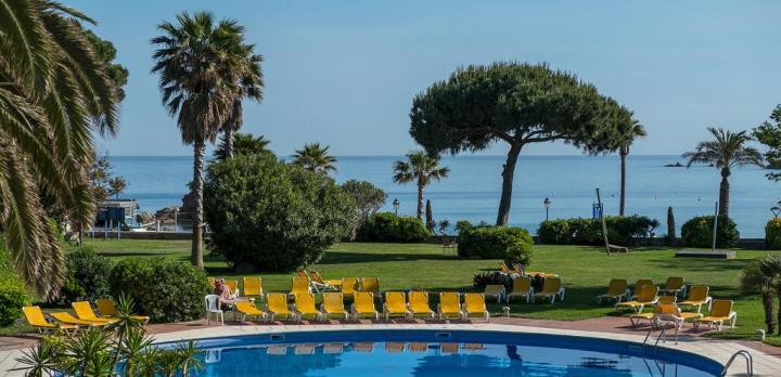 Voyage sur-mesure, Hôtel 4* bord de plage